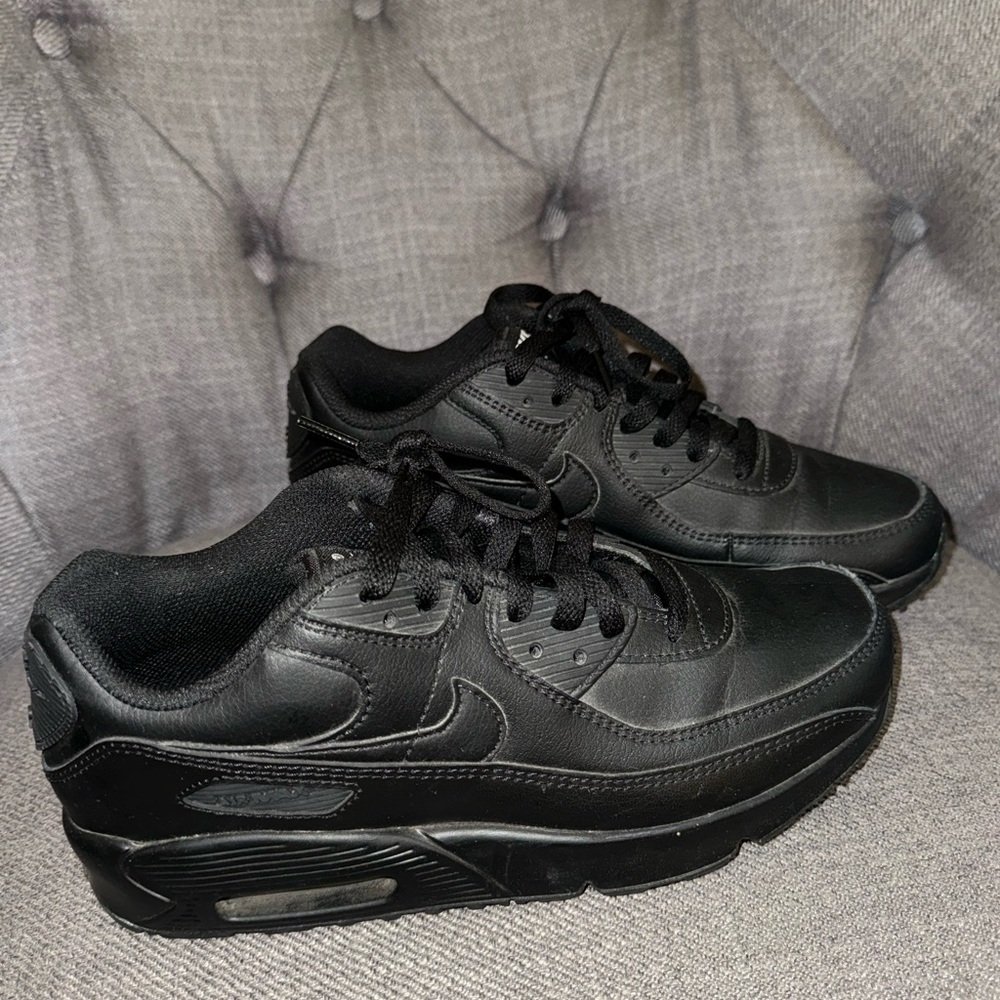 Black Nike Air Max